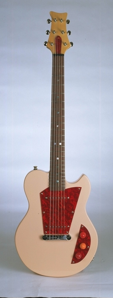 z002.jpg (84389 bytes)